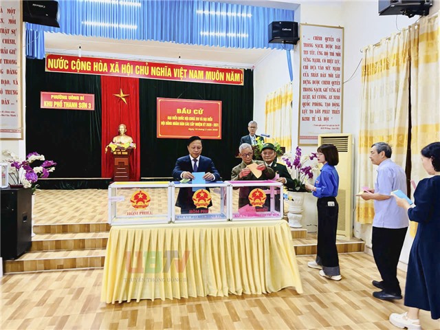 Đồng chí Nguyễn Chiến Thắng, Bí thư 32Win32 link 32win32 com, Chủ tịch HĐND phường dự khai mạc bầu cử tại khu Thanh Sơn 3