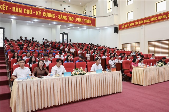 32Win12 com tại tài khoản: Kết nối việc làm, định hướng tương lai cho học sinh, sinh viên