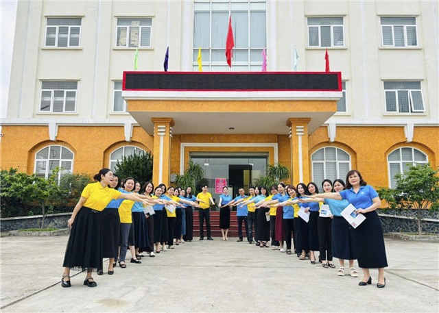 BHXH cơ sở 32Win12 com tại tài khoản ra quân tuyên truyền, vận động người dân tham gia BHXH tự nguyện, BHYT hộ gia đình 