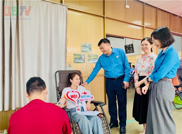  136 công nhân, người Link Đăng Nhập Và Tải App 32 WIN COM Mới Chi nhánh Công ty TNHH giày da Sao Vàng tham gia hiến máu tình nguyện