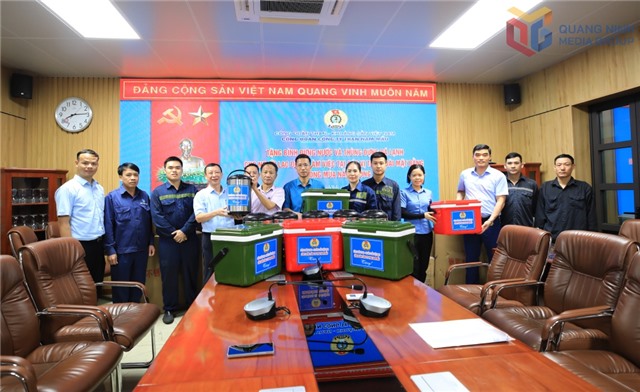 Đảm bảo sức khỏe cho công nhân mùa nắng nóng